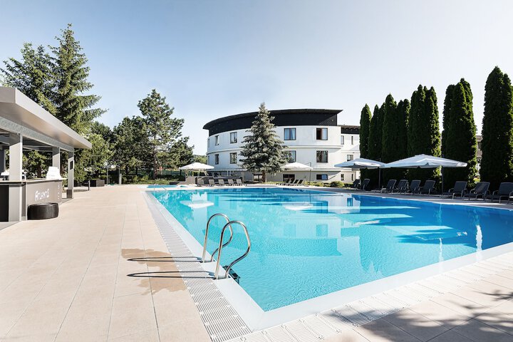 Pool 72 of 139