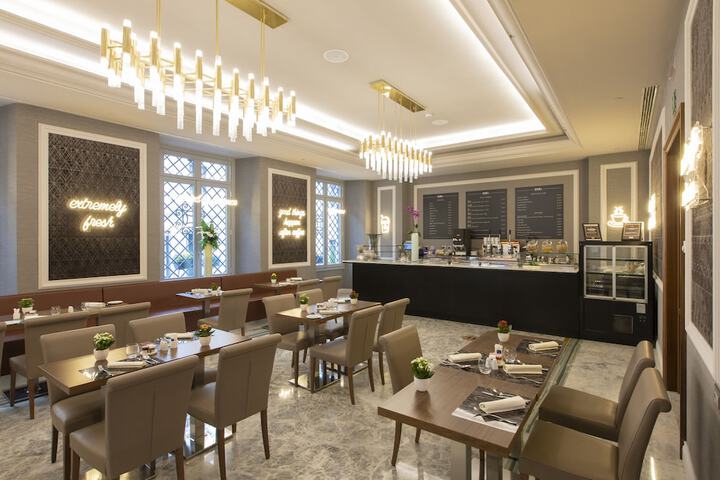 Dining 139 of 168