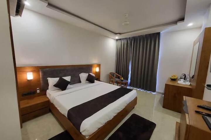 Room 4 of 23