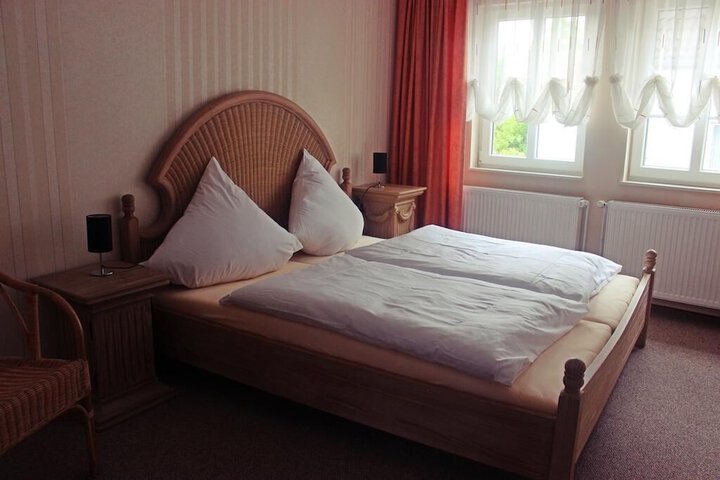 Room 6 of 7