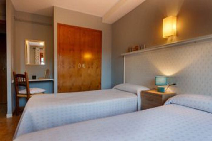 Room 33 of 63