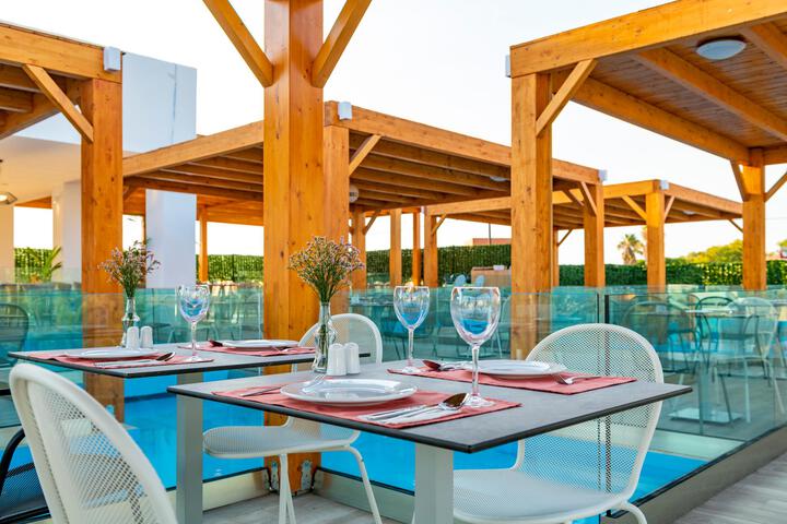 Dining 3 of 20