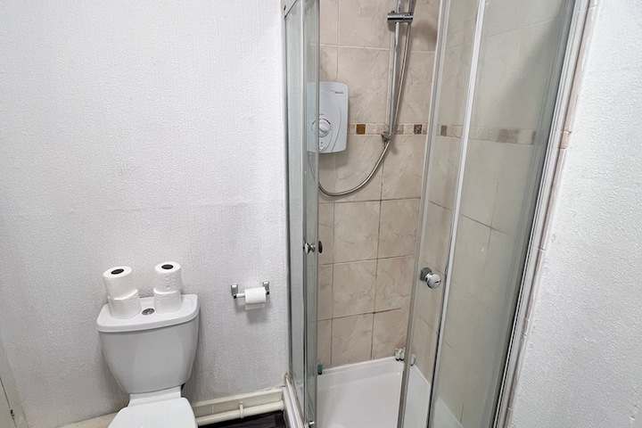 Room 83 of 112
