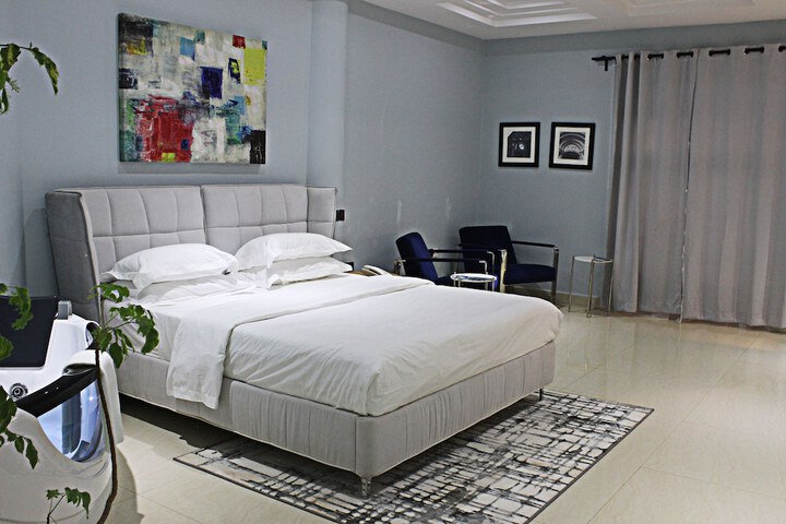 Room 14 of 68