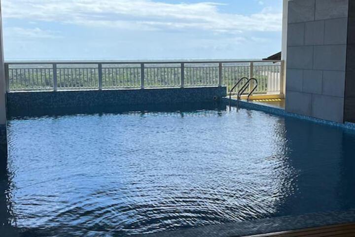 Pool 44 of 209