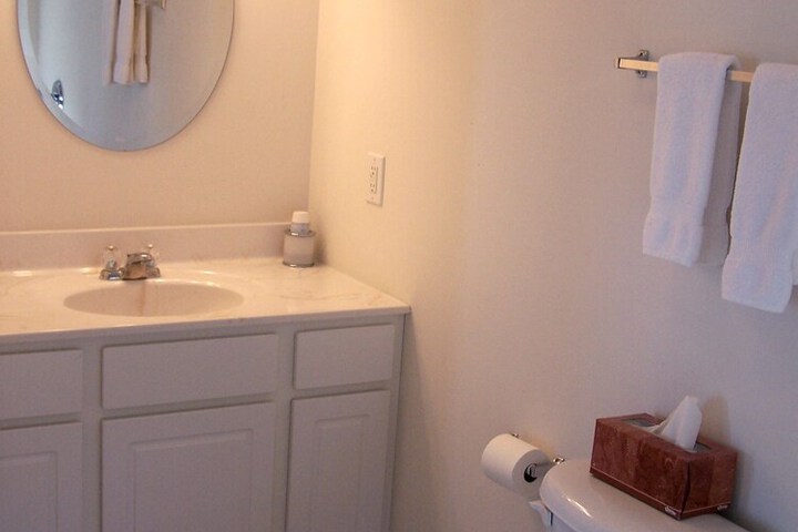 Room 17 of 27