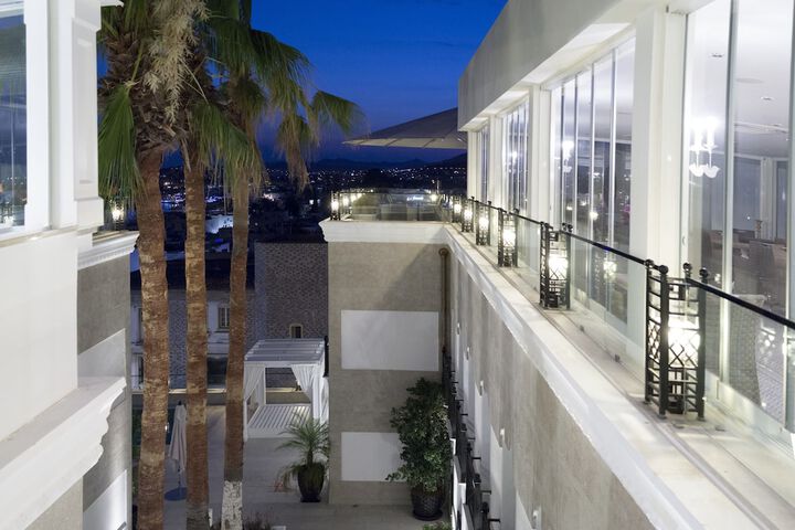 Hotel Exterior 86 of 97