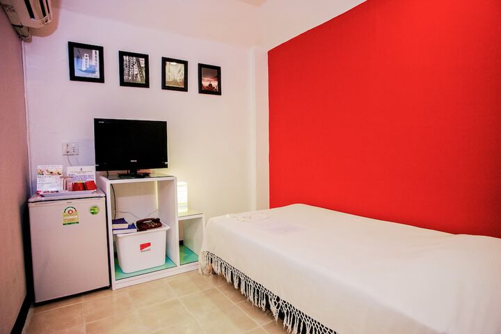 Room 10 of 65