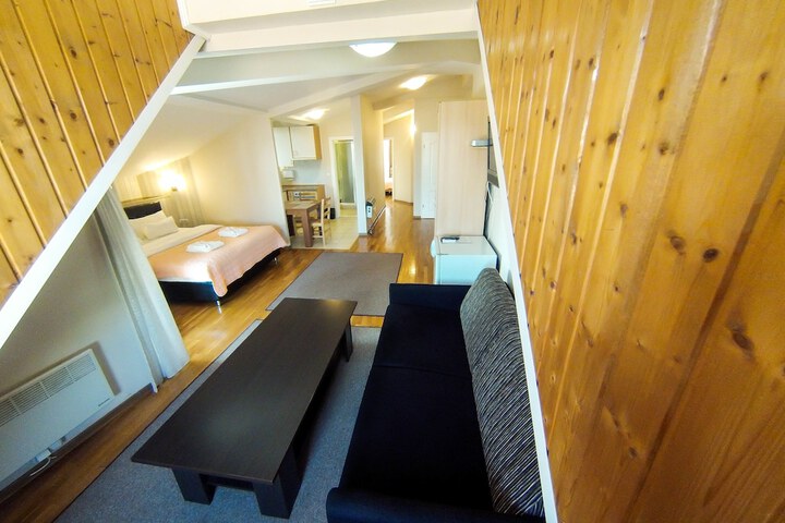 Room 37 of 64
