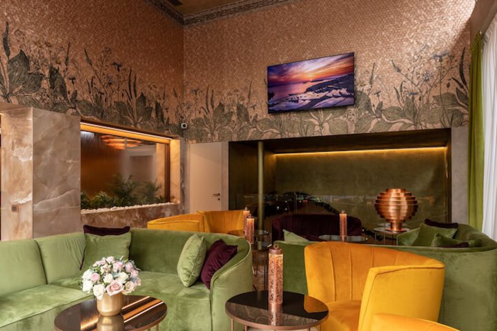 Guest Lobby