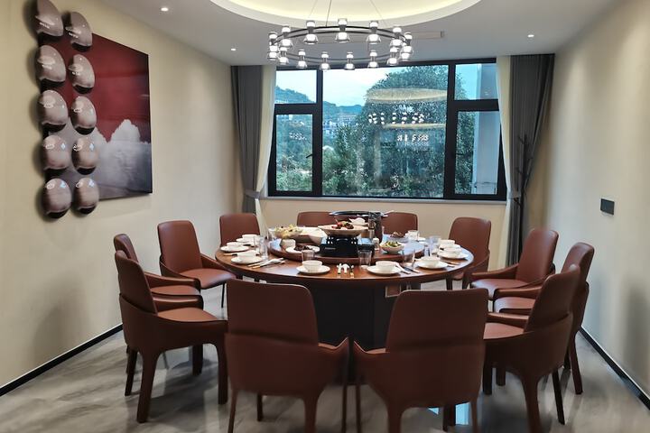 Dining 72 of 118