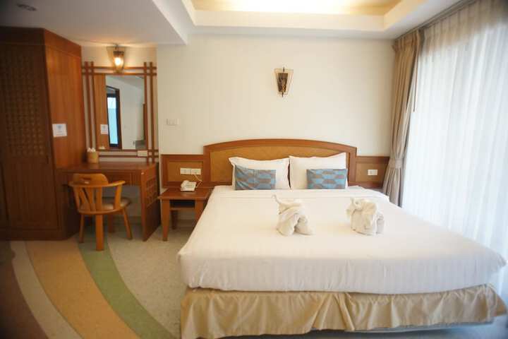Room 17 of 43