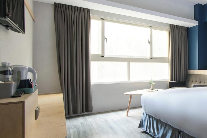 Room 28 of 38