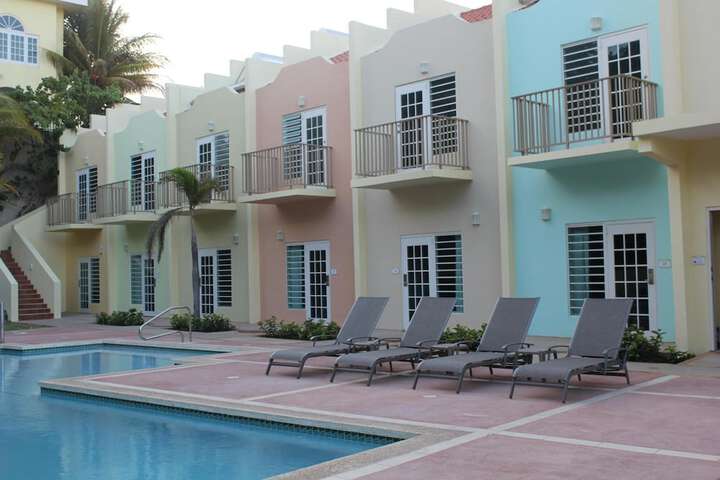 Hotel Pool