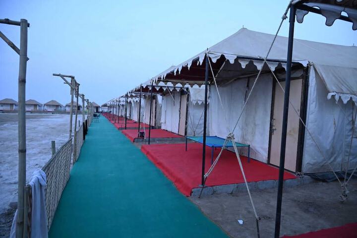 DESERT INN CAMP