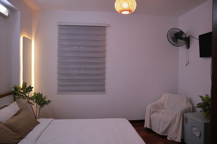 Room 4 of 84
