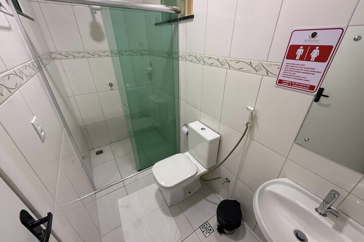 Room 50 of 76