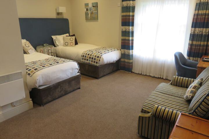 Room 16 of 93