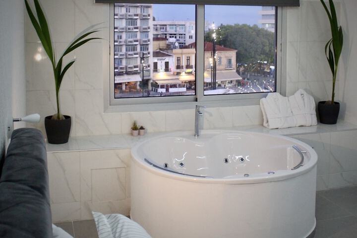 PURPLE ORANGE LUXURY SUITES