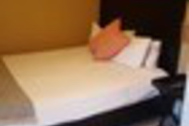 Room 65 of 171