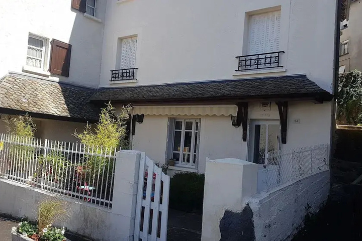 LA MAISON DE RIRI