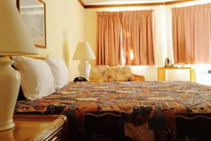 Room 7 of 11