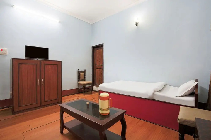 Room 5 of 7