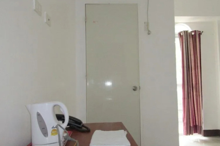 Room 6 of 20