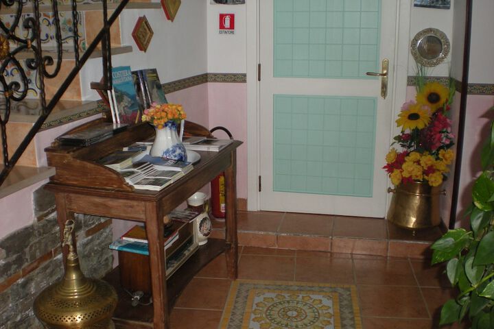 Room 11 of 39