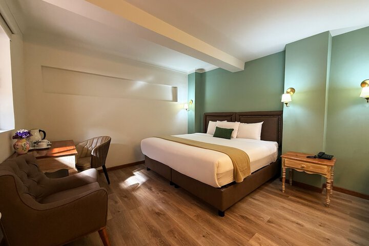 Room 33 of 75