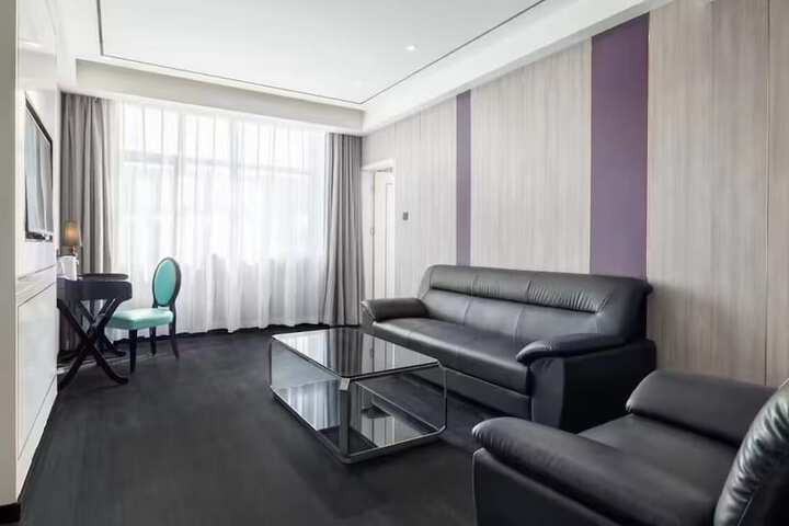 Room 12 of 26