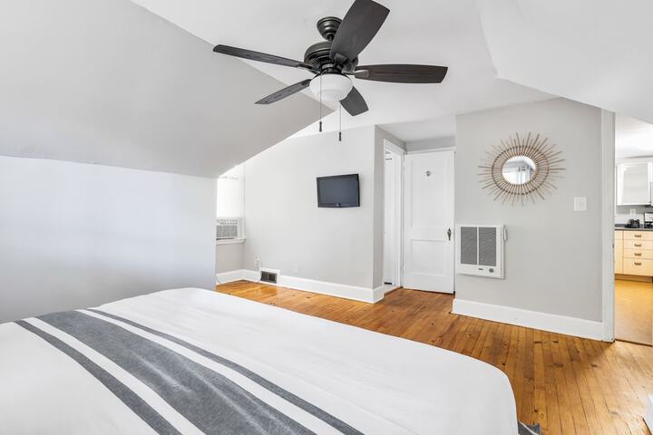 Room 4 of 30