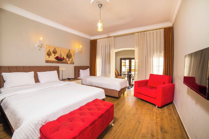 Room 48 of 106