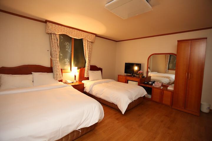 Image of Munkyung Tourist Hotel