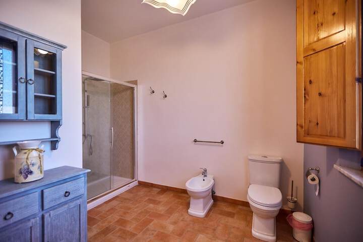 Room 25 of 63