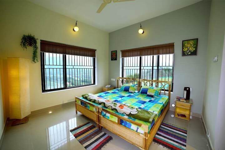 Room 3 of 44