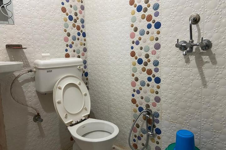 Room 28 of 38