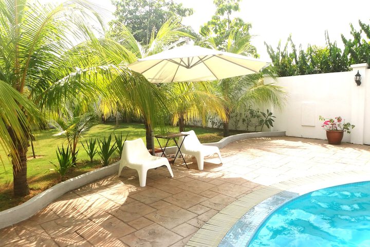 Hotel Pool