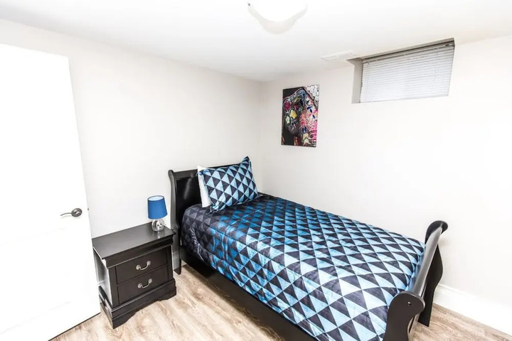 Room 3 of 16