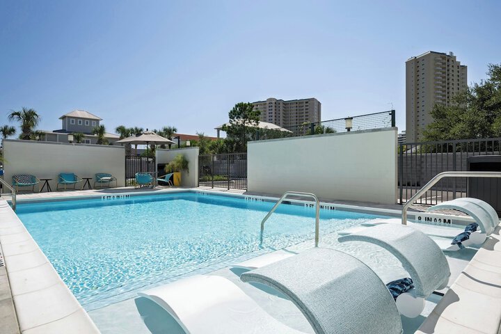 Pool Hotel