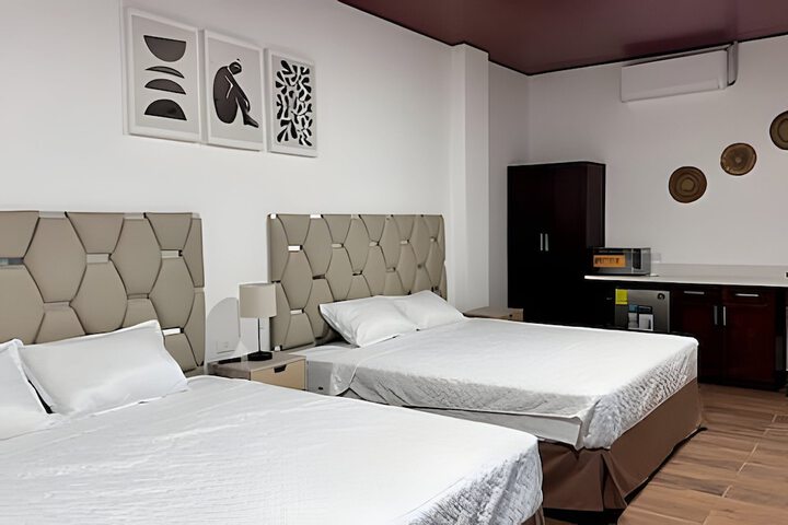 Room 30 of 108