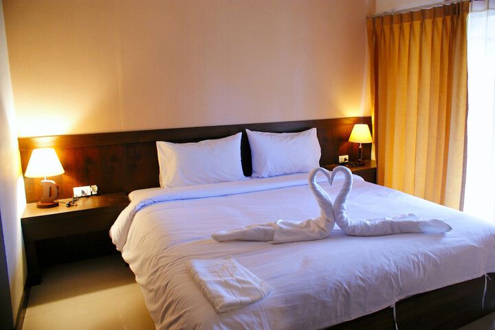 Room 2 of 105