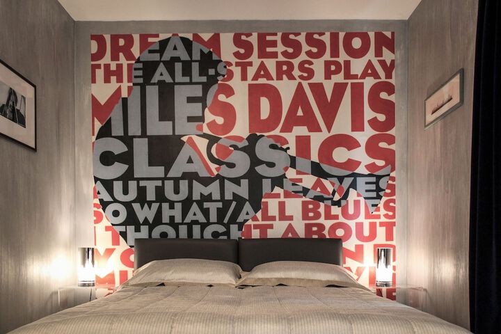 Room 11 of 48