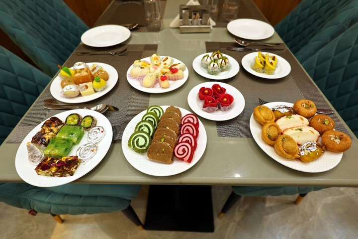 Dining 14 of 18