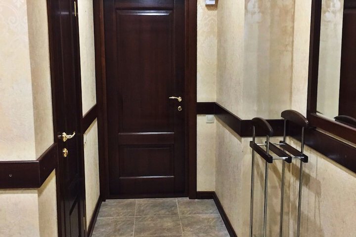 Room 8 of 25