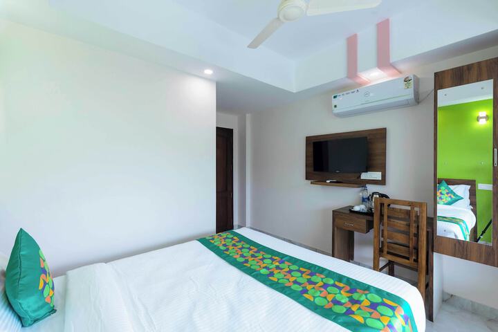 Room 6 of 38