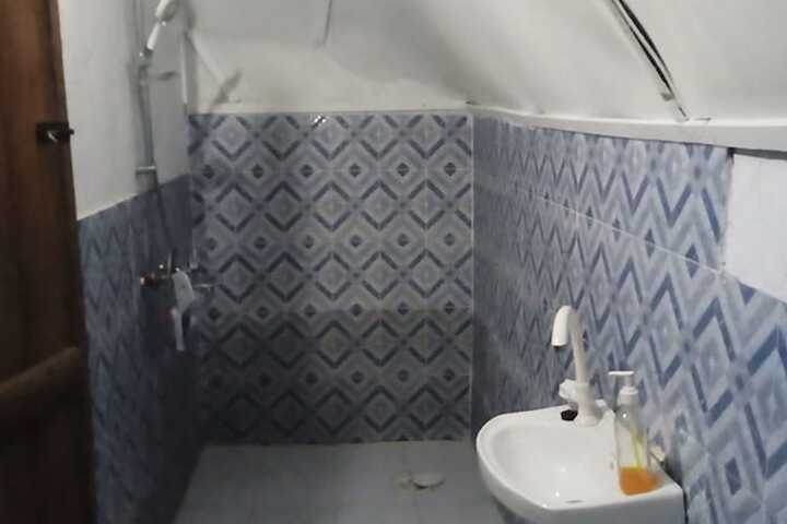 Room 46 of 80