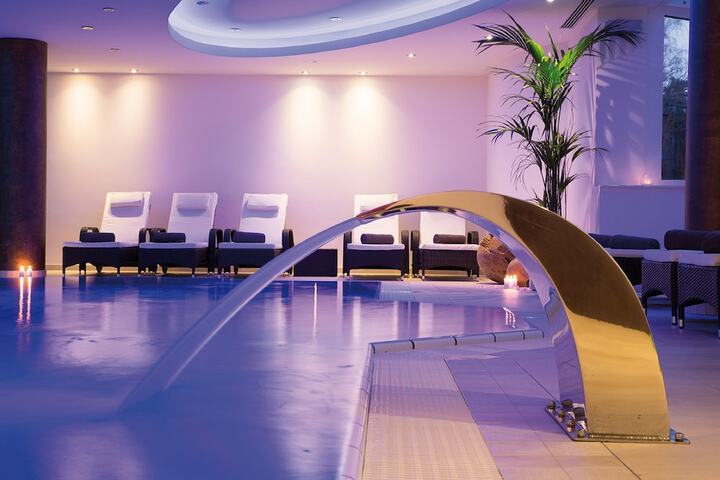 Hotel with Pool