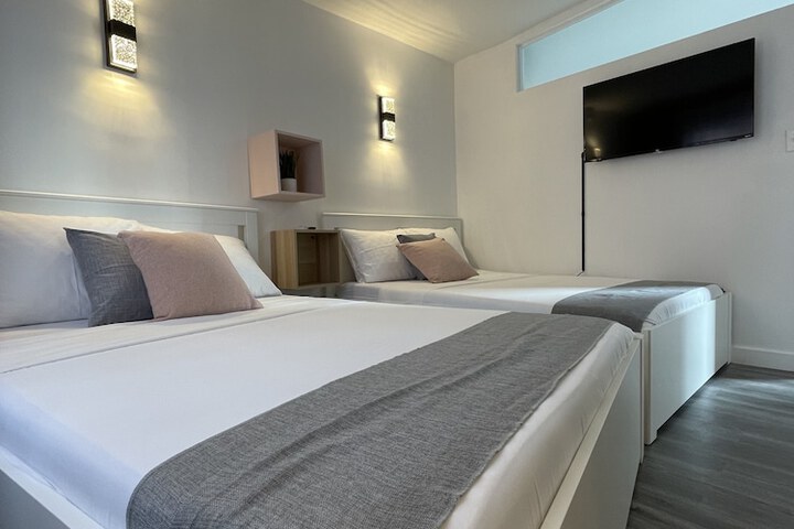 Room 21 of 236