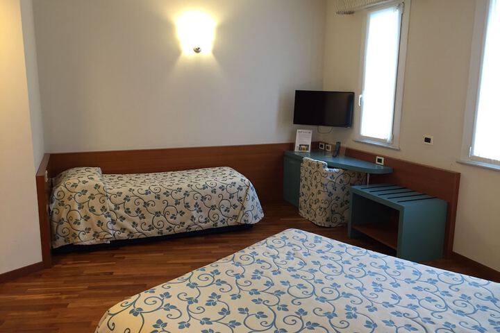 Room 13 of 57